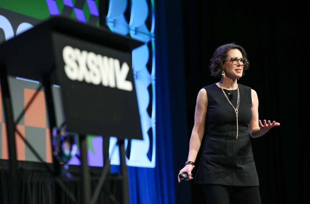 Amy Gallo leading an interactive workshop