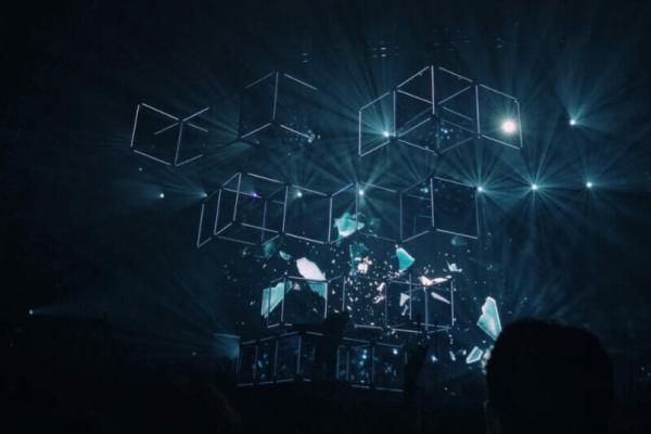 visuals and geometric shapes with dark background signifying new technology and chatGPt